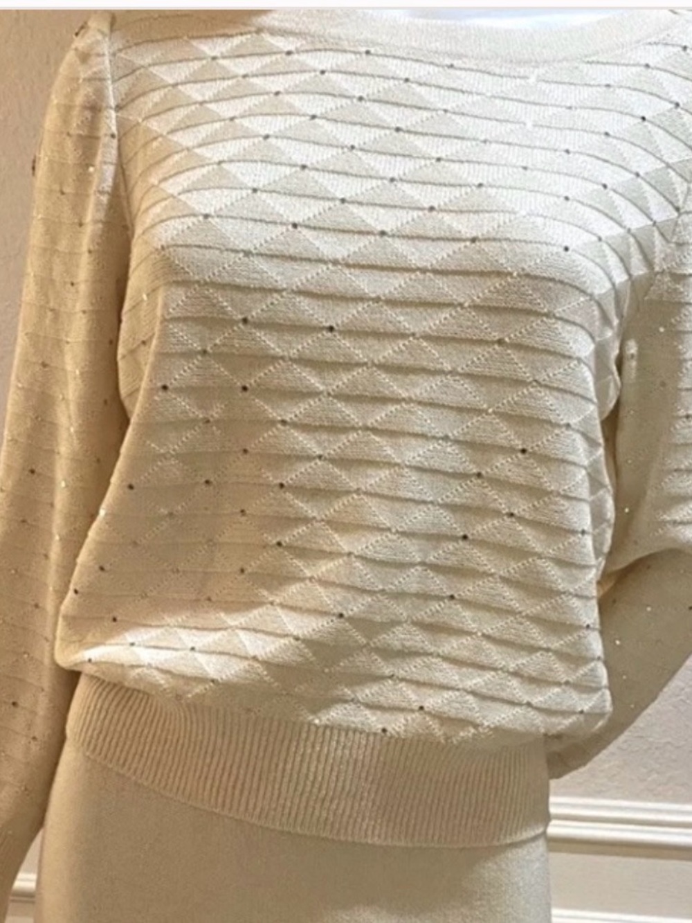 St. John sz 2 Cream Textured Diamond Knit Women's Sweater